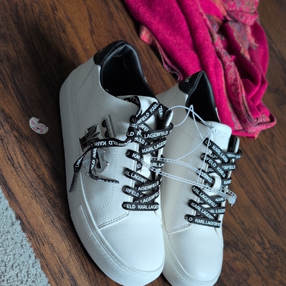 Karl Lagerfeld Cream Sneakers with Black Details - Picture 4 of 5